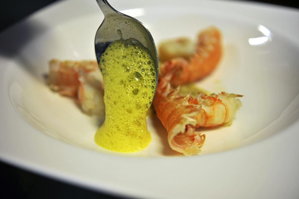 Hotel Restaurant Le Chalet Cortaillod Exterior foto